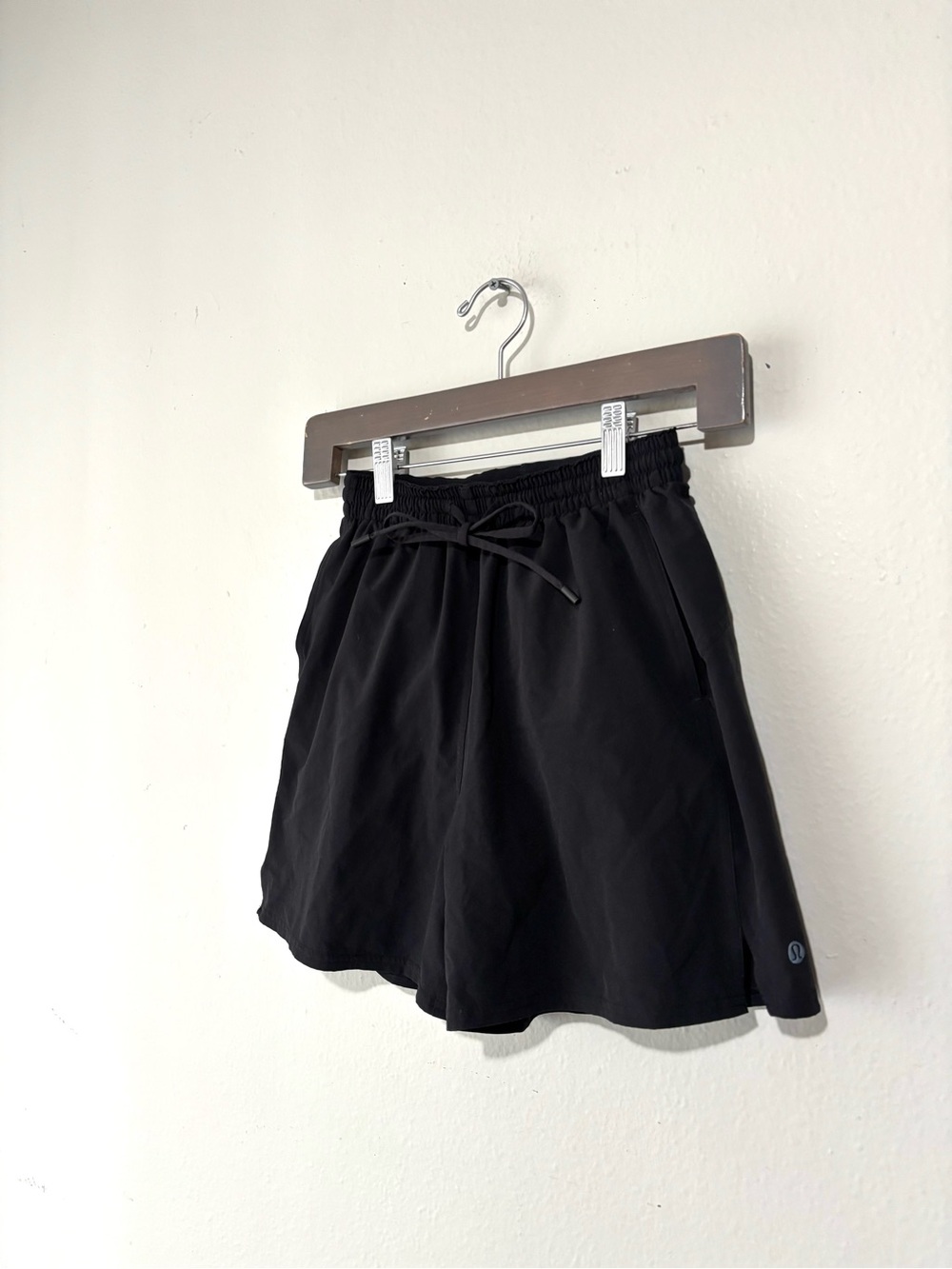 Lululemon Feeling Femme Short 5"
Black Size 2 - Picture 5 of 7